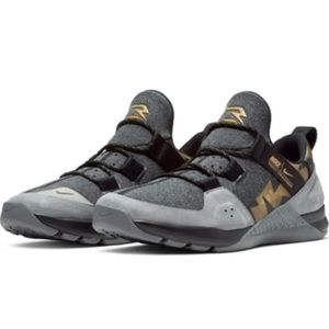 Nike Tech Trainer Russell Wilson Sneaker In Black/Metallic Gold  Size 11.5 NFL